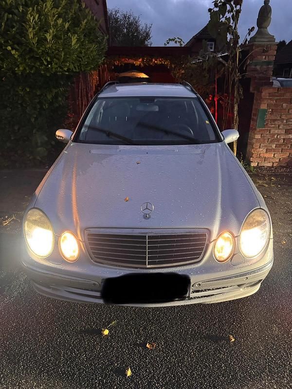 Silber Gebraucht 2006 Mercedes E320 Kombi | 1.800 € (Superpreis) - Bild 1/4