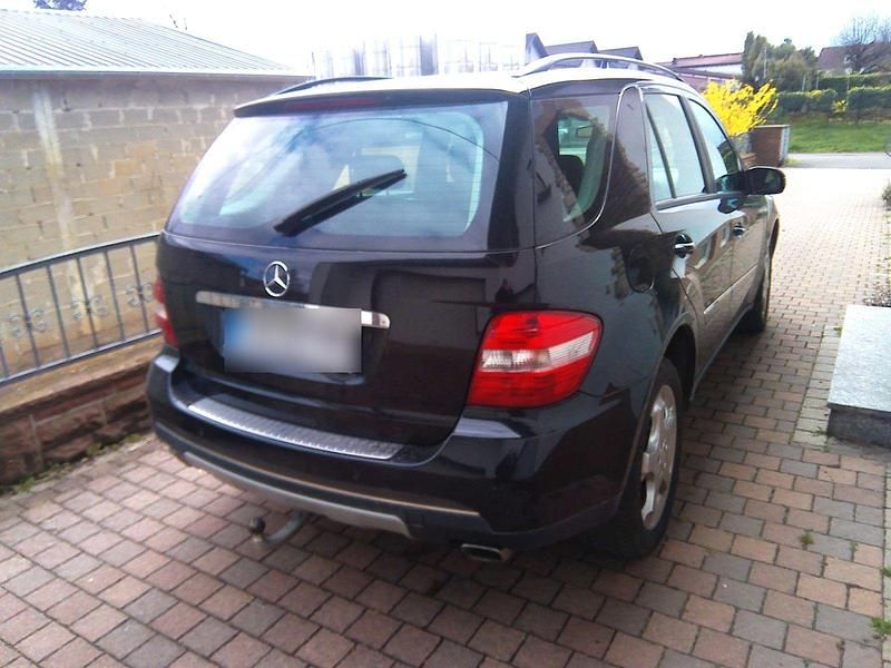 Gebraucht Mercedes ML280 190 PS (139 kW) 2006 Schwarz SUV