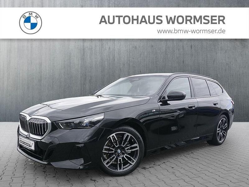 Schwarz Gebraucht 2024 BMW 520 M Sport Kombi | 55.490 € (Guter Preis) - Bild 1/4