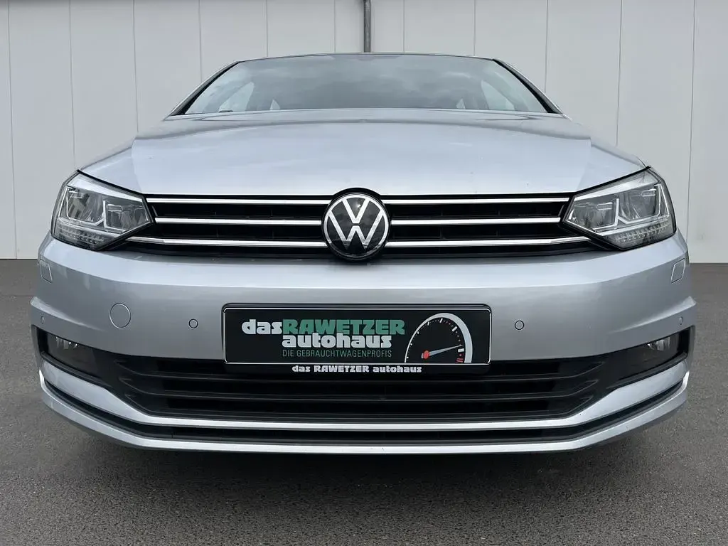 Gebraucht VW Touran Comfortline 116 PS (85 kW) 2021 Silber Van / Kleinbus