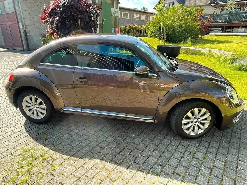 Gebraucht VW Beetle 105 PS (77 kW) 2015 Braun Kleinwagen
