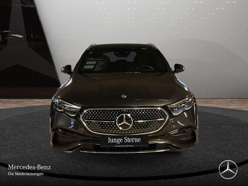 Gebraucht Mercedes E220 AMG 197 PS (144 kW) 2025 Grau Limousine