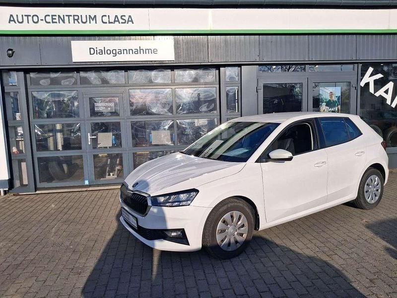 Candyweiß Gebraucht 2022 Skoda Fabia Kleinwagen | 13.890 € (Guter Preis) - Bild 1/4
