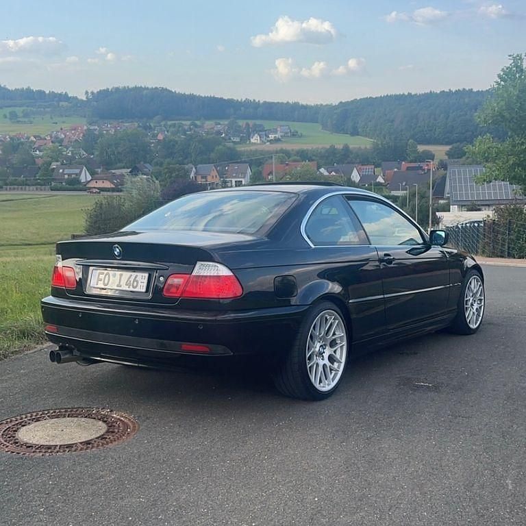 Schwarz Gebraucht 2004 BMW 320 Sport Line Coupé | 8.900 € (Teuer) - Bild 1/4