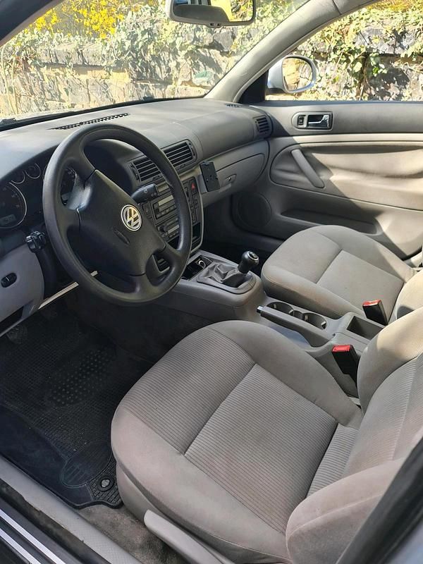 Usata VW Passat 115 CV (84 kW) 2004 Argento Station wagon