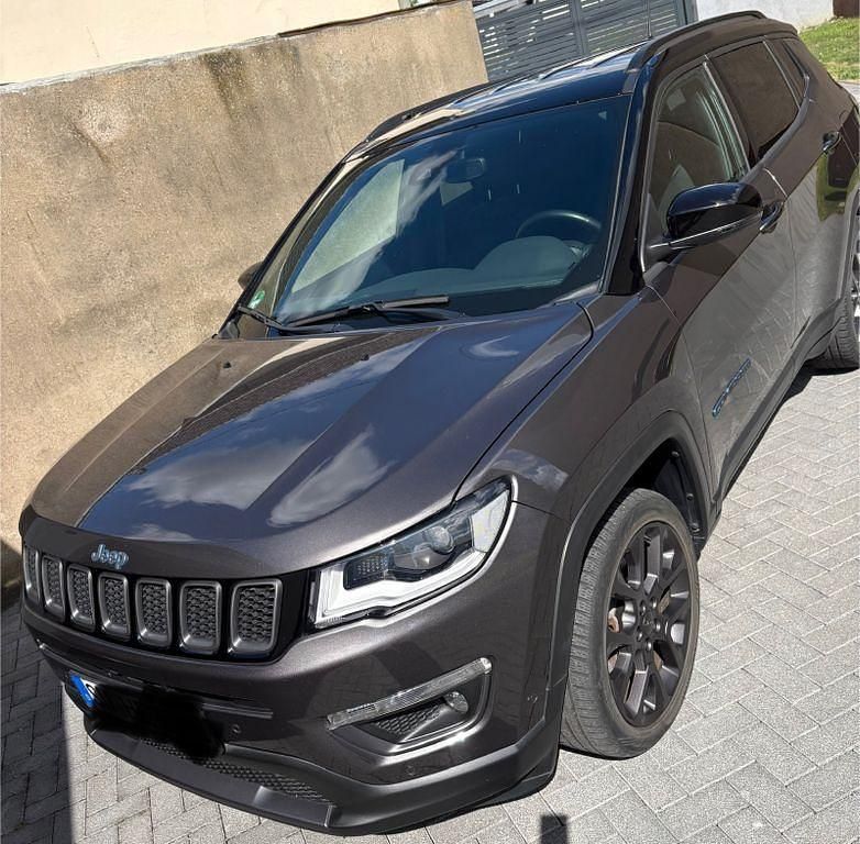 Grau Gebraucht 2020 Jeep Compass SUV | 21.290 € (Superpreis) - Bild 1/4