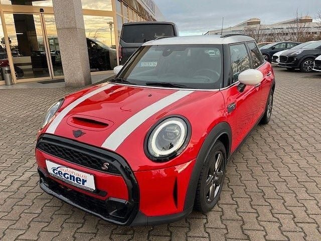 Gebraucht Mini Cooper S 178 PS (130 kW) 2023 Chili (solar) red Kleinwagen