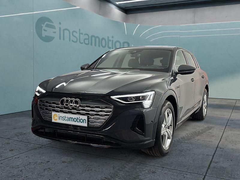 Grau Gebraucht 2024 Audi Q8 e-tron SUV | 64.099 € (Fairer Preis) - Bild 1/4