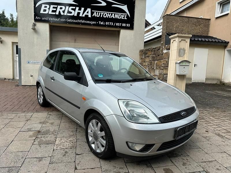 Grau Gebraucht 2004 Ford Fiesta Kleinwagen | 1.499 € (Teuer) - Bild 1/4