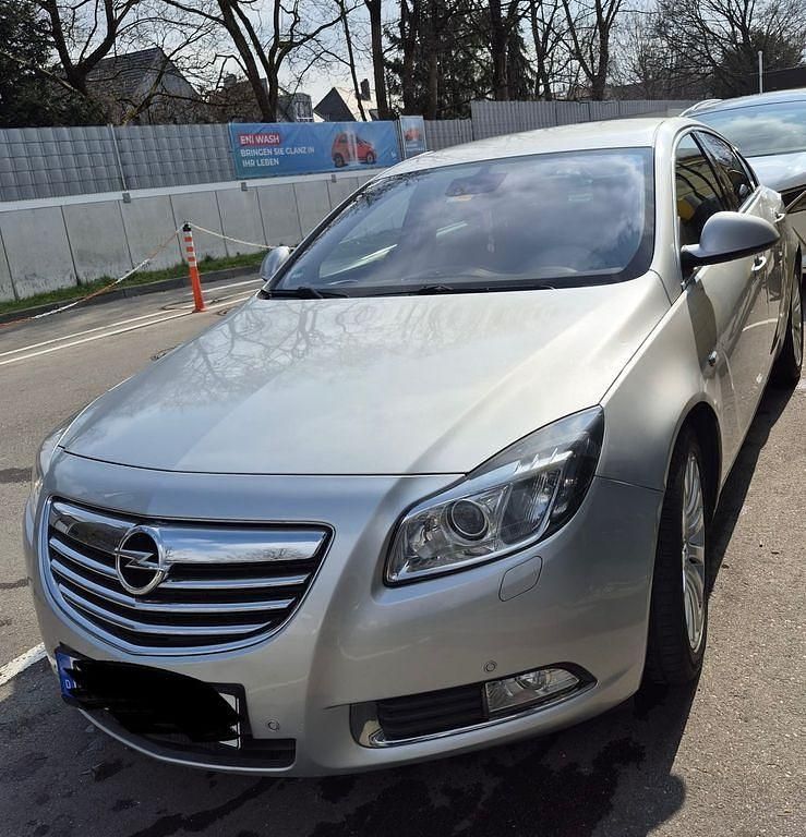 Gebraucht Opel Insignia Edition 131 PS (96 kW) 2011 Silber Limousine