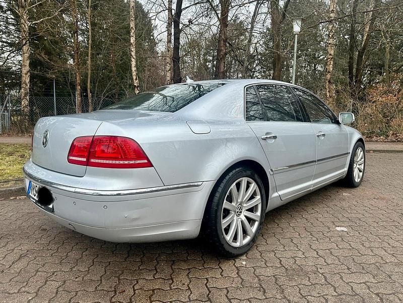 Gebraucht VW Phaeton 239 PS (175 kW) 2011 Silber Limousine