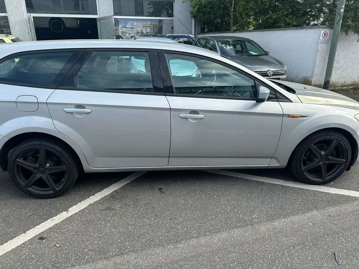 Gebraucht Ford Mondeo Ambiente 140 PS (102 kW) 2008 Silber Kombi