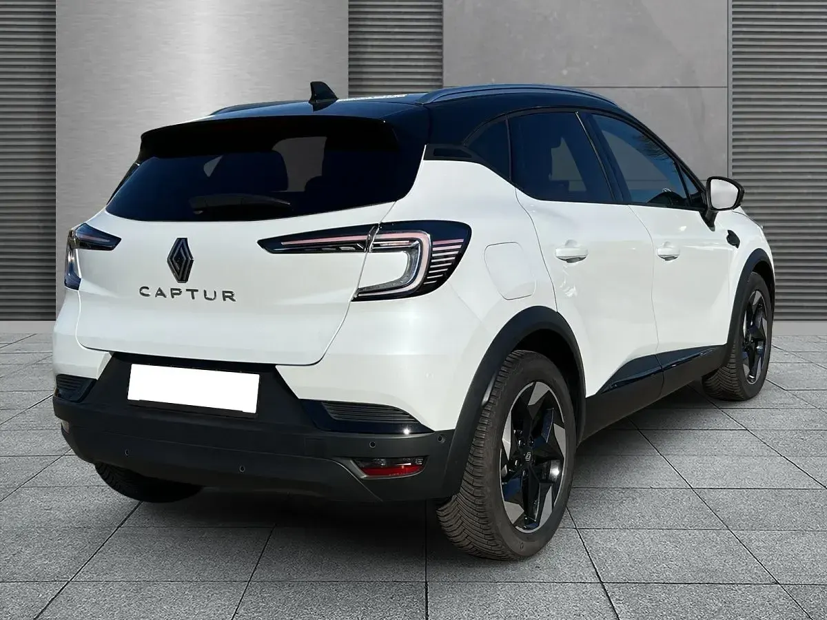 Gebraucht Renault Captur Techno 158 PS (116 kW) 2025 Weiß (perlmuttweiß + blackpearlsch) SUV