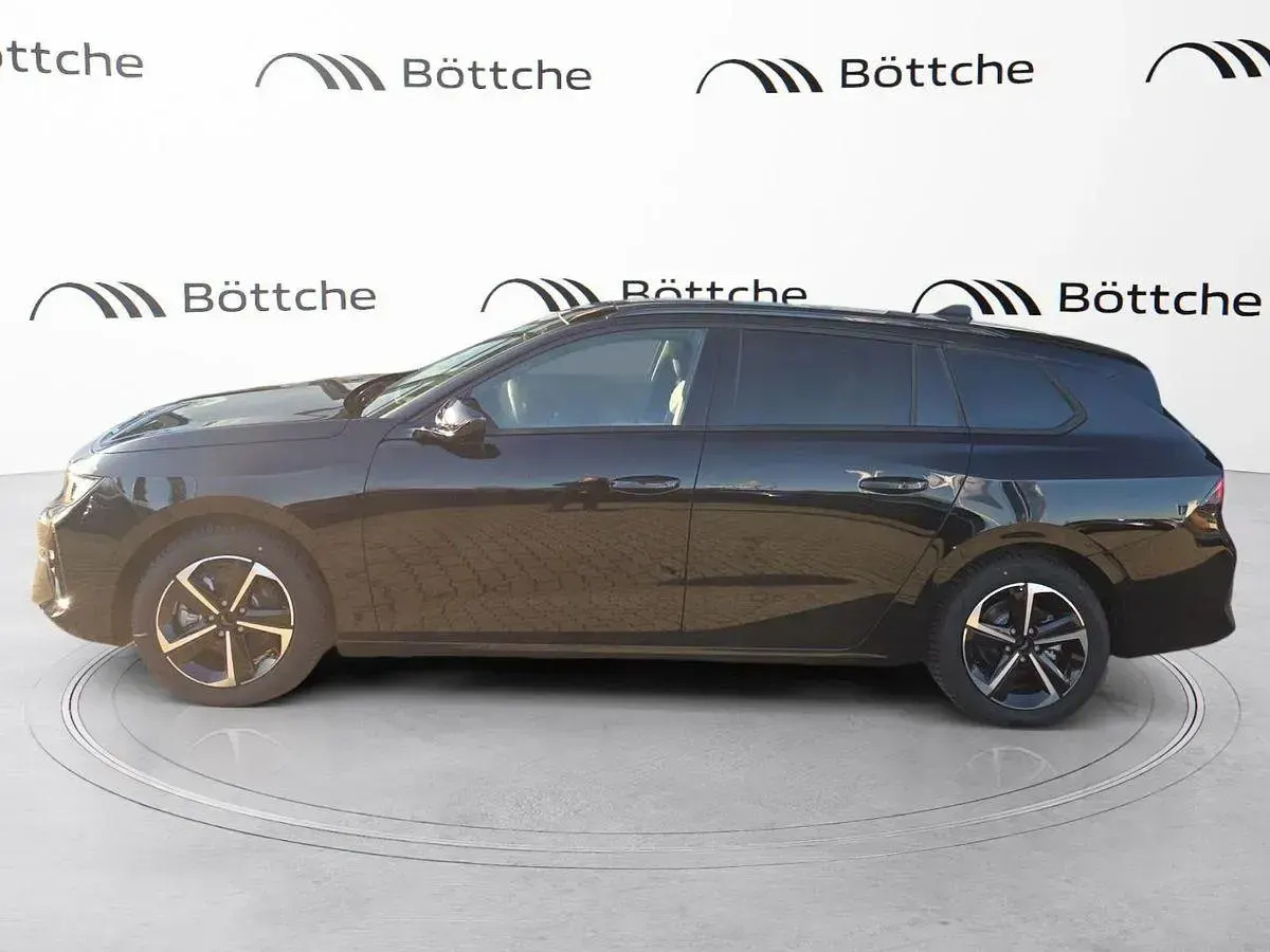 Neu Opel Astra 131 PS (96 kW) 2025 Lackierung schwarz perla nera/typ aussenverkleidung metallic perlmutt Kleinwagen