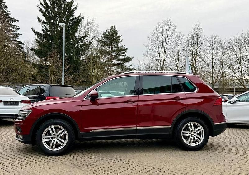 Gebraucht VW Tiguan Highline 150 PS (110 kW) 2019 Ruby red metallic SUV