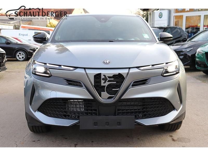 Neu Alfa Romeo GT Junior 145 PS (106 kW) 2025 Grau SUV