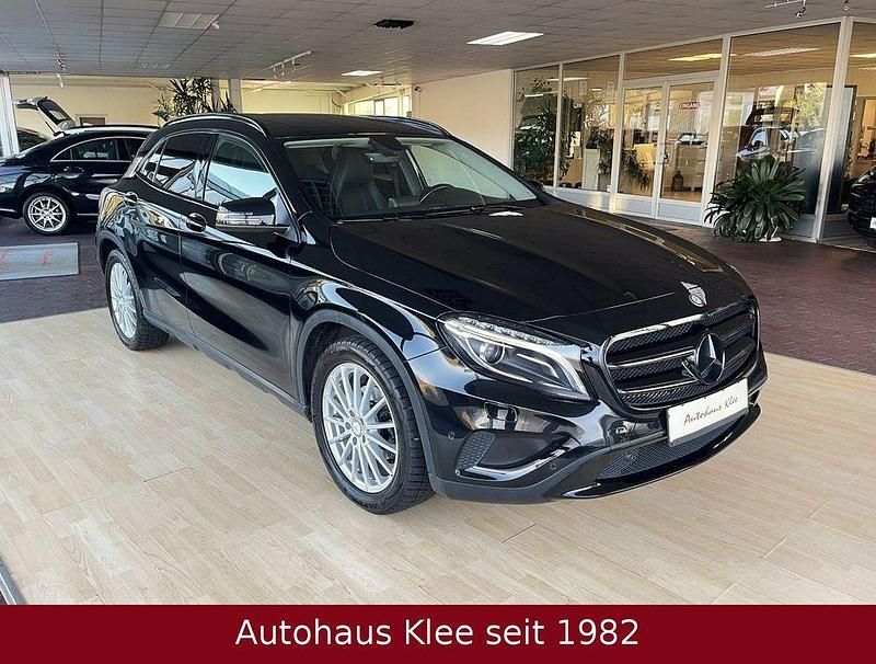 Schwarz Gebraucht 2015 Mercedes GLA200 SUV | 15.450 € (Fairer Preis) - Bild 1/4