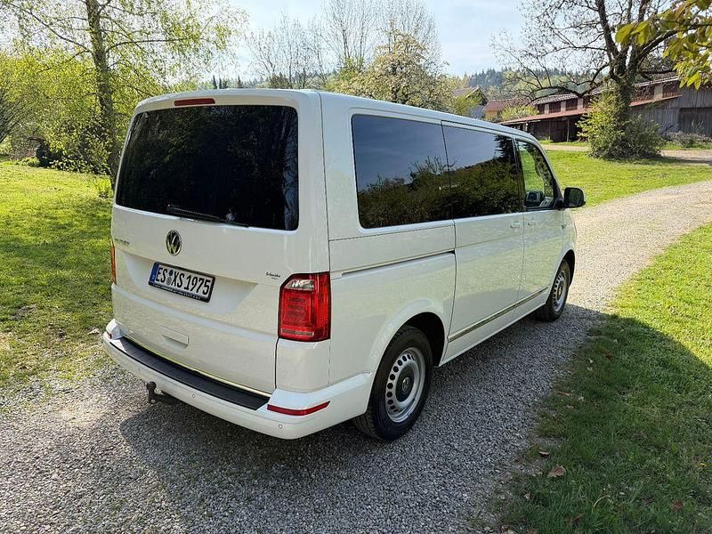 Gebraucht VW T6 Generation Six 150 PS (110 kW) 2018 Weiß Van