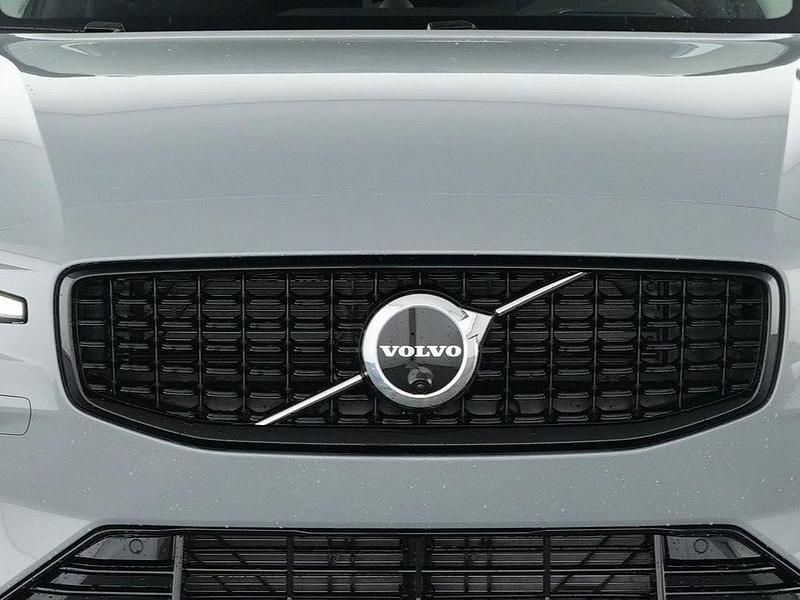 Gebraucht Volvo V60 Ultra 197 PS (144 kW) 2025 Vapour grey / metallic Kombi