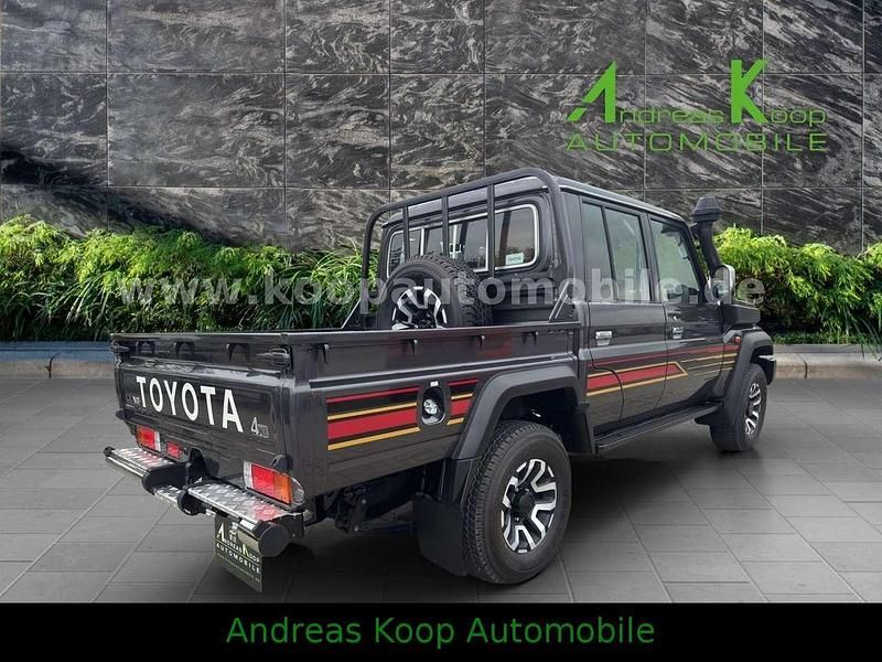 Neu Toyota Land Cruiser 231 PS (169 kW) 2026 Grau SUV
