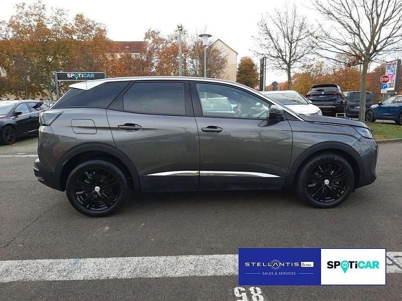 Gebraucht Peugeot 3008 Allure 136 PS (100 kW) 2024 Grau SUV
