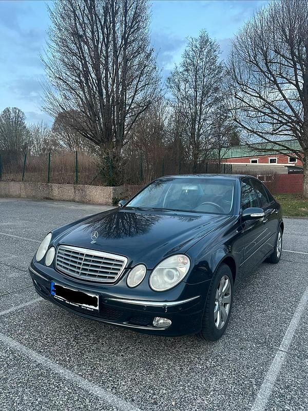 Gebraucht Mercedes E240 177 PS (130 kW) 2004 Schwarz Limousine