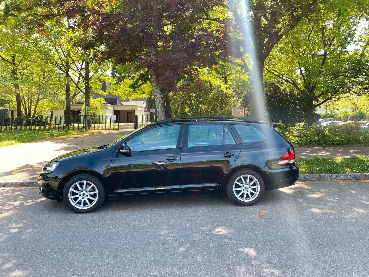 Gebraucht VW Golf VII 108 PS (79 kW) 2013 Schwarz Kombi