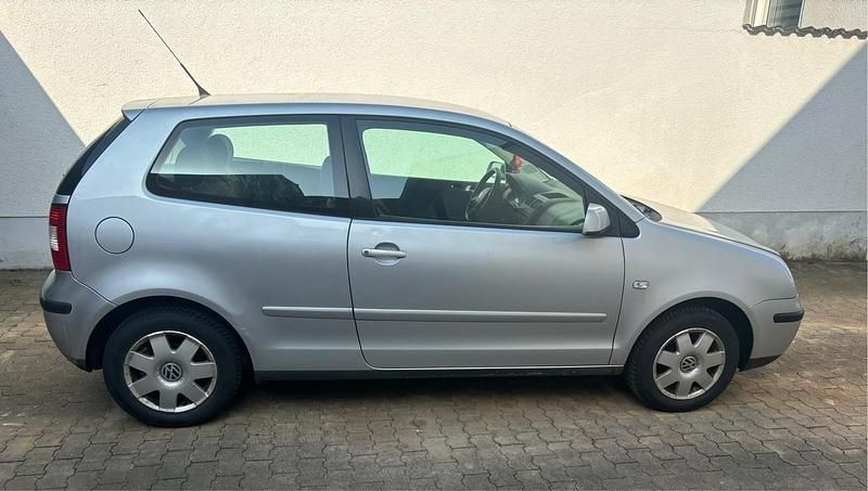 Gebraucht VW Polo 75 PS (55 kW) 2002 Silber Kleinwagen