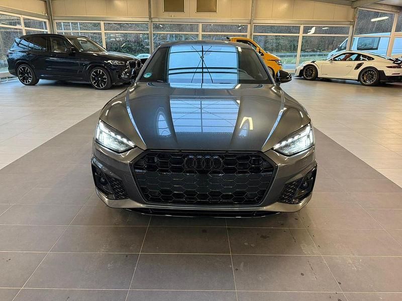 Grau Gebraucht 2023 Audi A5 Sportback Competition Kleinwagen | 37.999 € (Superpreis) - Bild 1/4