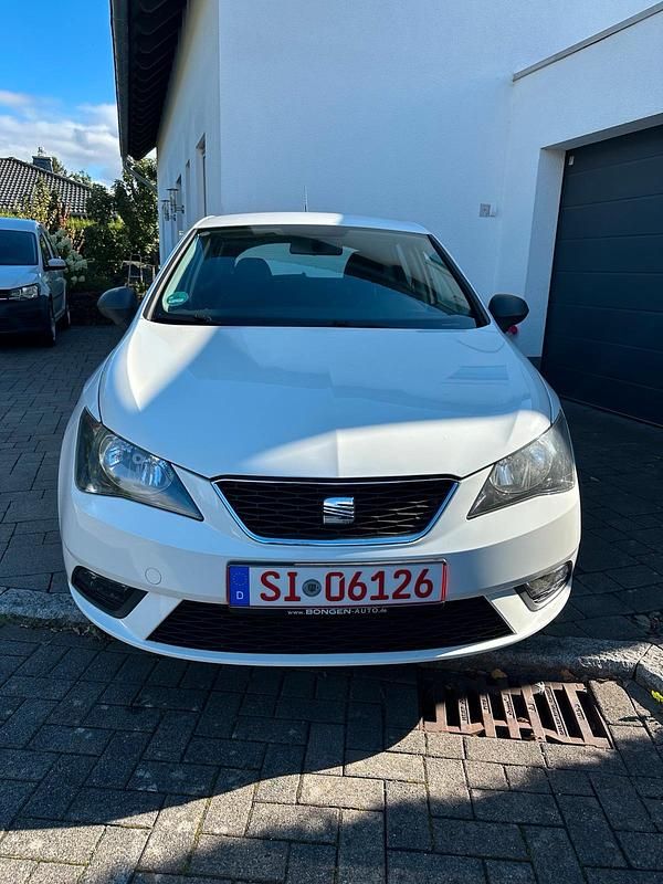 Weiß Gebraucht 2013 Seat Ibiza Kleinwagen | 2.400 € (Superpreis) - Bild 1/4