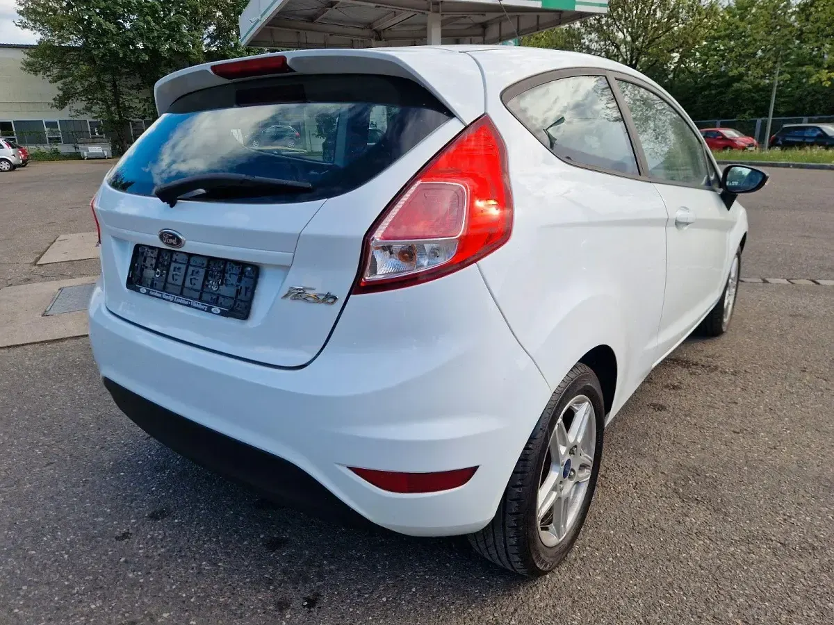 Second-hand Ford Fiesta Trend 60 CP (44 kW) 2014 Alb Hatchback