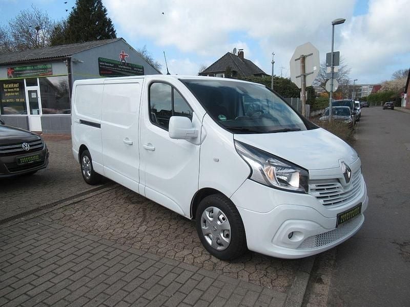 Gebraucht Renault Trafic 125 PS (91 kW) 2017 Weiß Van / Kleinbus