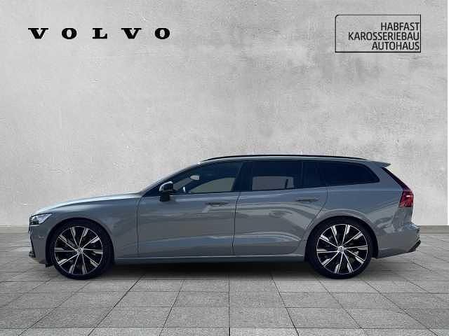 Gebraucht Volvo V60 145 PS (106 kW) 2024 Kombi