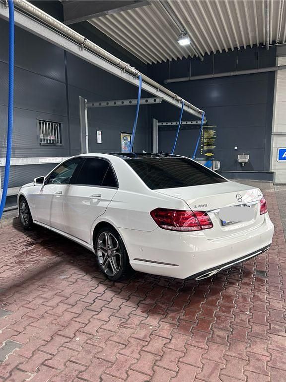 Gebraucht Mercedes E400 Avantgarde 333 PS (244 kW) 2015 Weiß Limousine