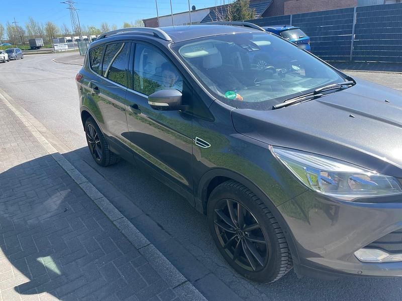 Gebraucht Ford Kuga 140 PS (102 kW) 2014 Grau SUV