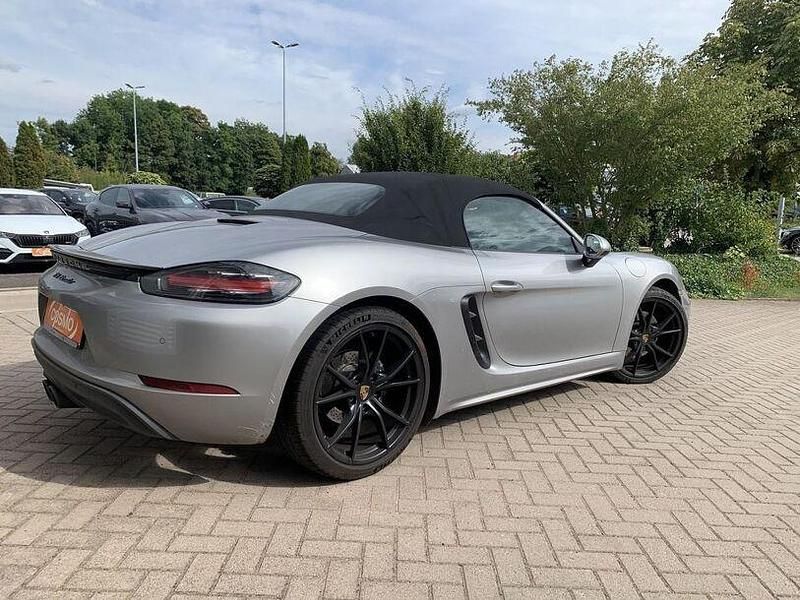 Gebraucht Porsche Boxster 299 PS (219 kW) 2021 Gt silber (metallic) Cabrio