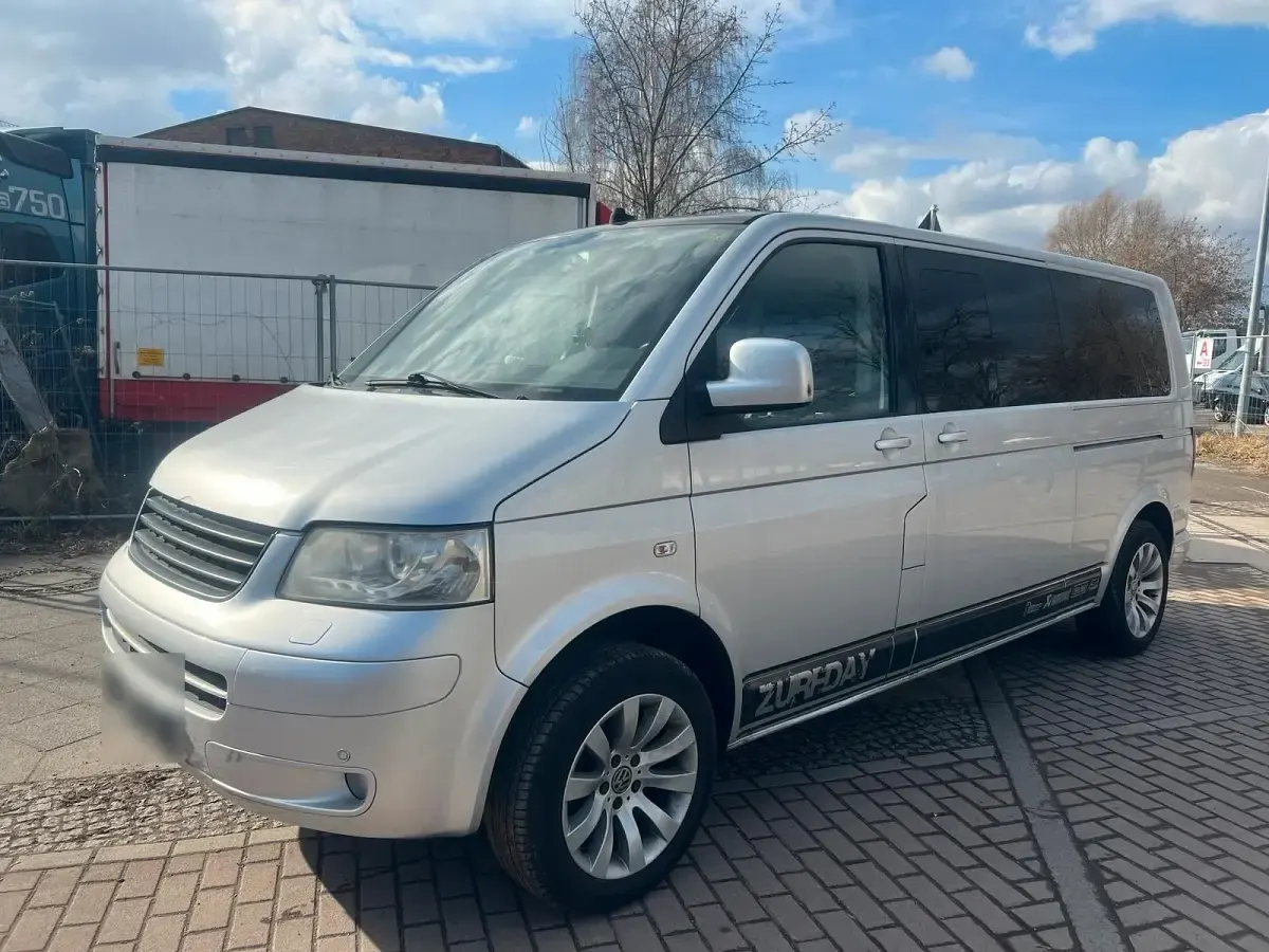 Używany VW Caravelle 174 KM (127 kW) 2009 Srebrny Van