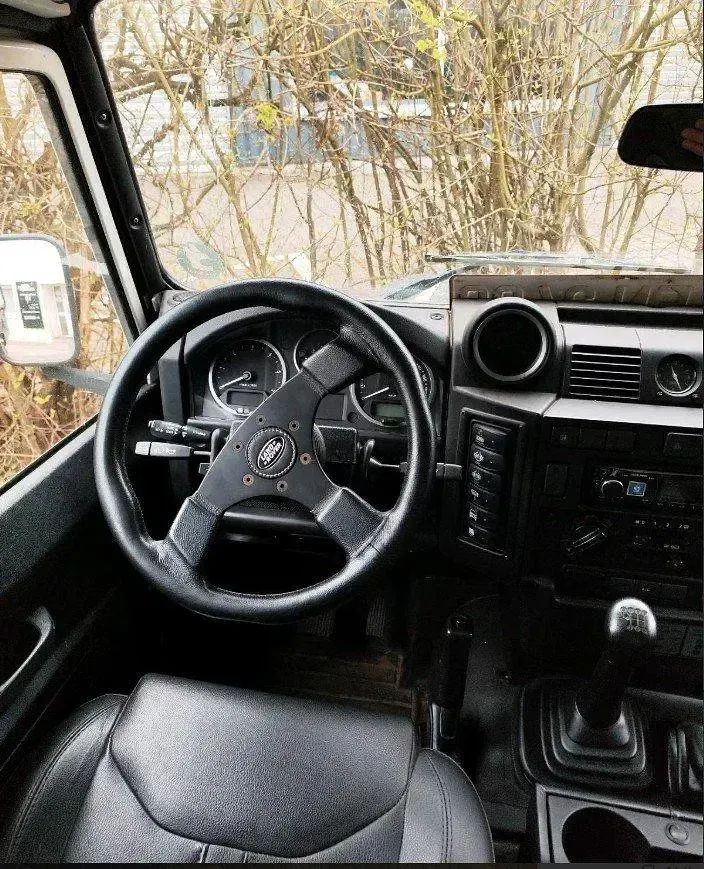 Gebraucht Land Rover Defender 150 PS (110 kW) 2011 Weiß SUV