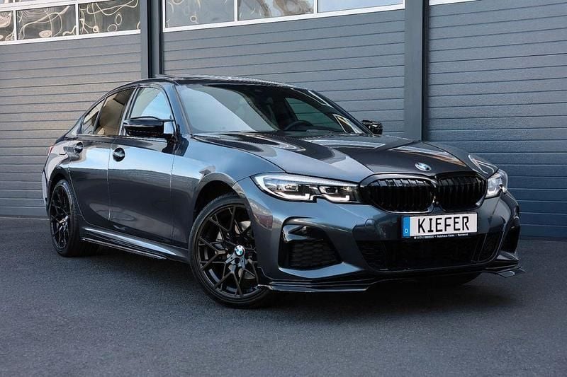 Mineralgrau metallic (b39) Gebraucht 2020 BMW 330 Performance Limousine | 32.700 € (Guter Preis) - Bild 1/4