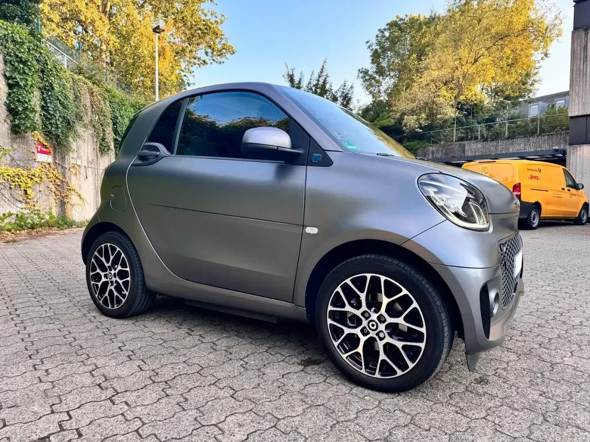 Gebraucht Smart ForTwo Coupé 60 kW (82 PS) 2021 Schwarz Coupé