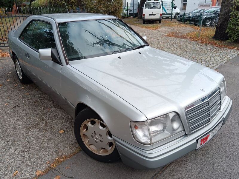 Silber Gebraucht 1994 Mercedes 320 Coupé | 12.999 € - Bild 1/4