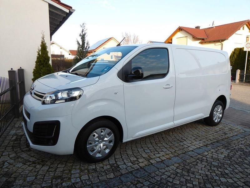 Gebraucht Citroën Jumpy 144 PS (105 kW) 2023 Weiß Van / Kleinbus