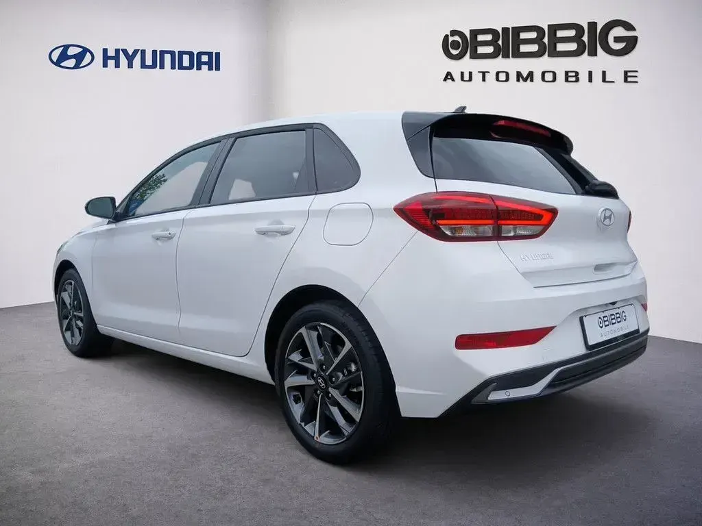 Neu Hyundai i30 Trend 116 PS (85 kW) 2026 Weiß Limousine