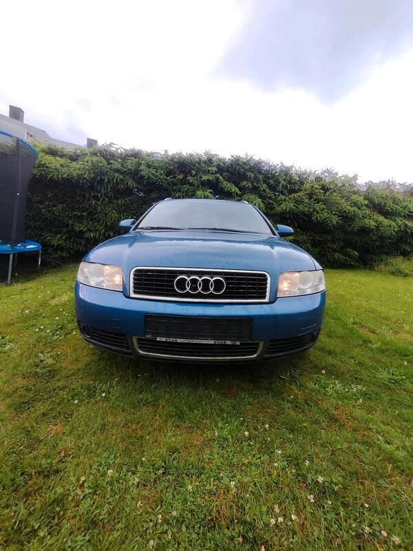 Blau Gebraucht 2002 Audi A4 Kombi | 1.000 € (Superpreis) - Bild 1/4