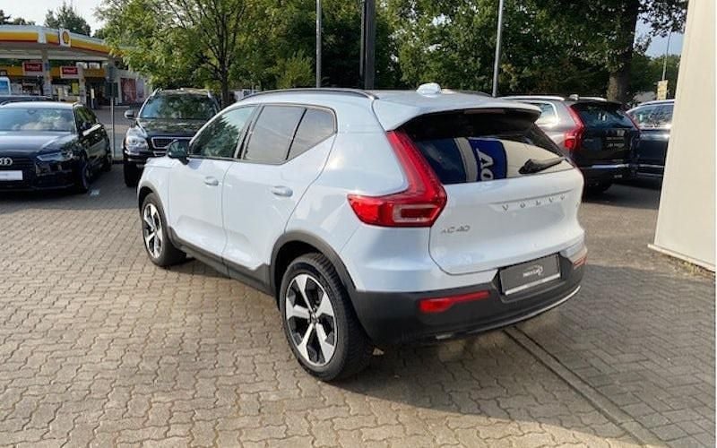 Neu Volvo XC40 163 PS (119 kW) 2026 Blau SUV