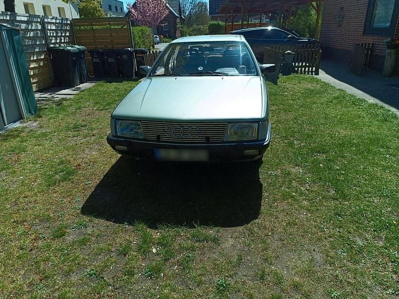 Second-hand Audi 100 87 CP (63 kW) 1986 Verde Berlinǎ