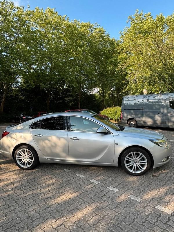 Gebraucht Opel Insignia 140 PS (102 kW) 2009 Silber Limousine