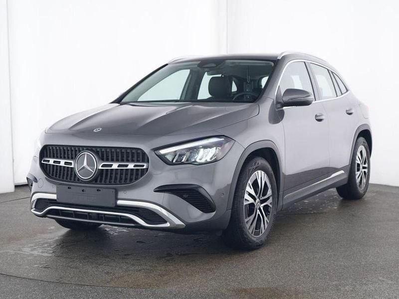 Gebraucht Mercedes GLA220 Progressive 190 PS (139 kW) 2024 Grau SUV