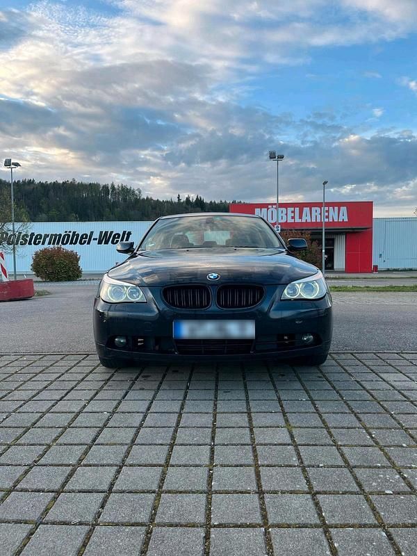 Gebraucht BMW 530 218 PS (160 kW) 2004 Blau Limousine