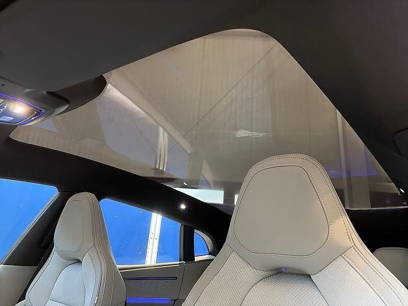 Neu Polestar 4 Pilot 400 kW (544 PS) 2025 Crystal white SUV